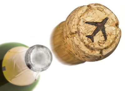 מטוס נוסעים נאלץ לבצע נחיתת חירום בגלל שמפניה