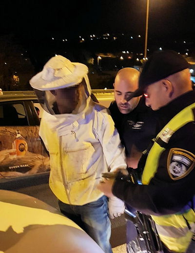 ניסה לגנוב כוורות ונעצר לבוש בבגדי הכוורן