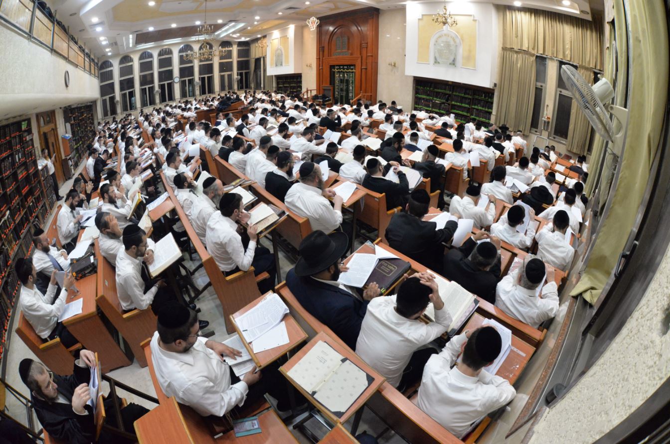 בבני ברק סיימו שישה סדרי משנה לע"נ מרן הרב שטיינמן זצ"ל • צפו