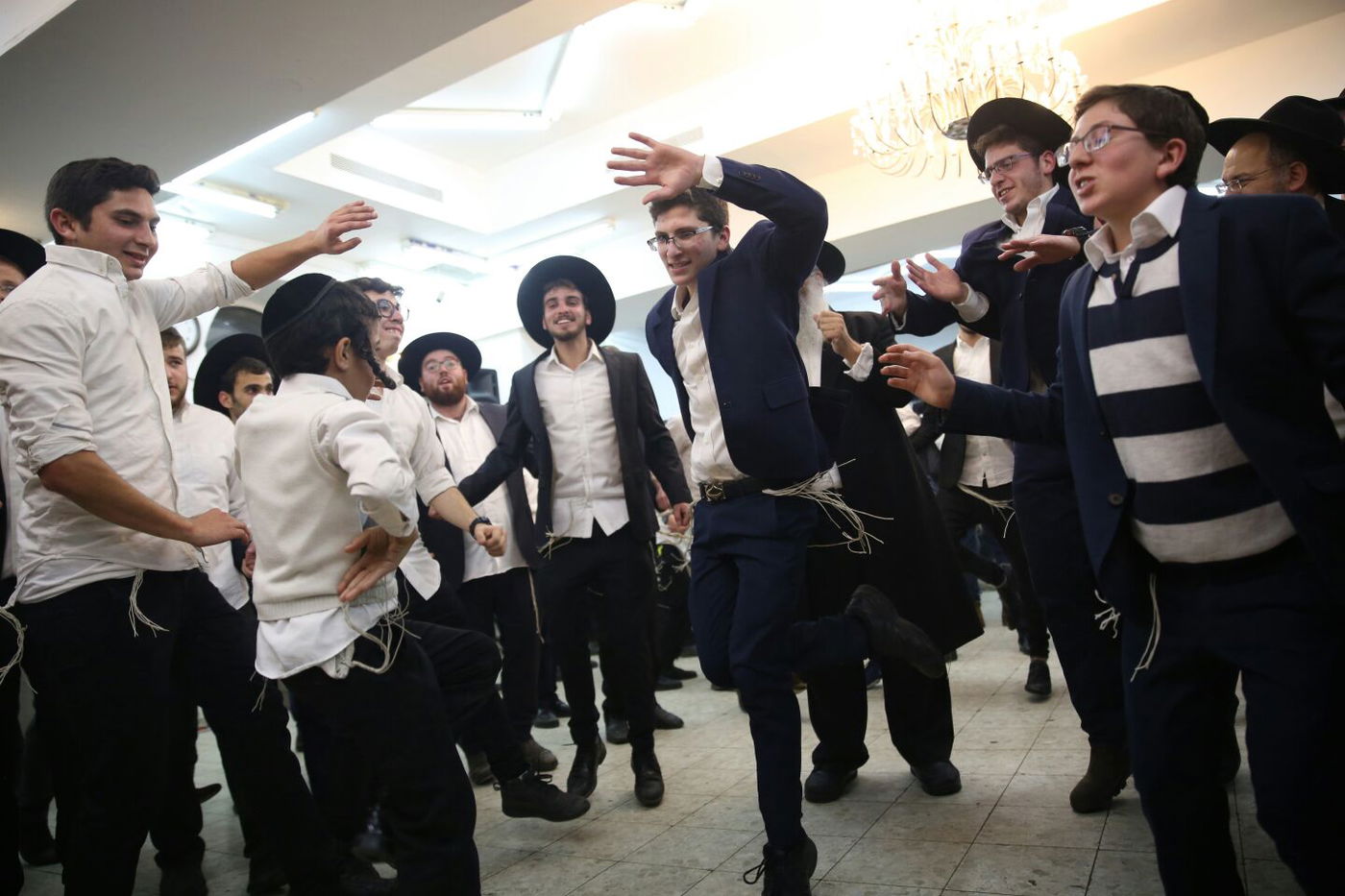 הכנסת ספר תורה לזכרו של הרב קלמן לוין הי"ד