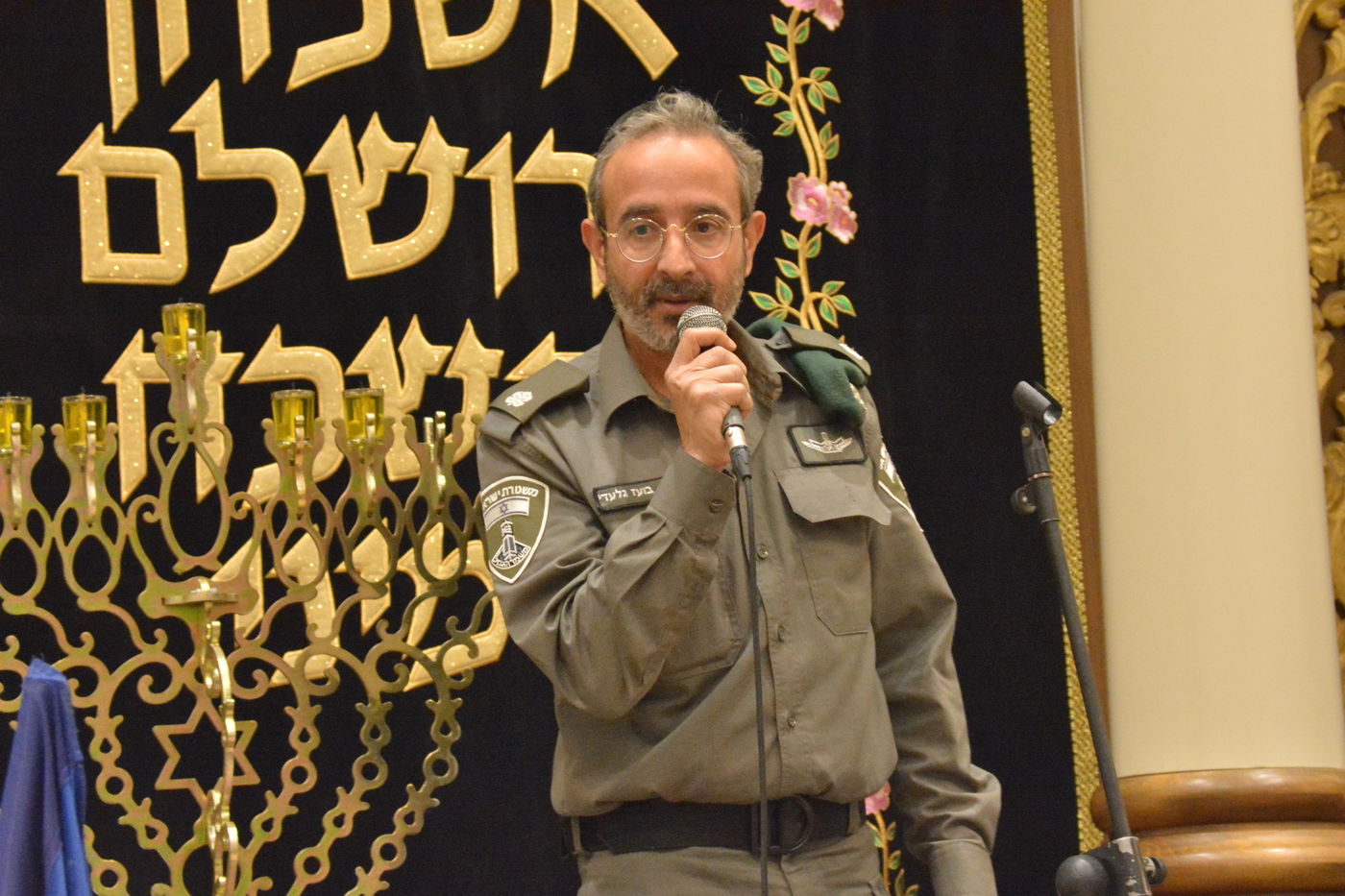 לוחמי מג"ב הדליקו נרות בביהכ"נ 'החורבה' • צפו