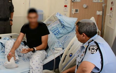 המפכ"ל ביקר את לוחם מג"ב שנדקר • צפו