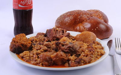 צ'ולנט, קולה וחלה - השילוב המושלם עבור בחור ישיבה | ארכיון