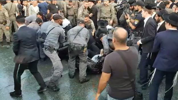 למצולמים אין קשר לנאמר בידיעה