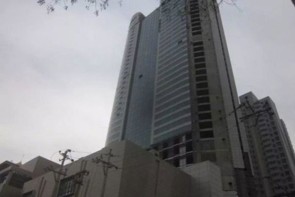 גורד שחקים לא גמור יוצע למכירה פומבית ב... עליבאבא