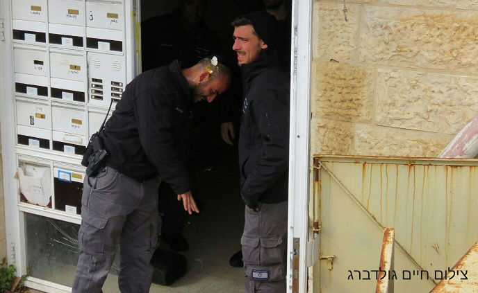 השוטרים עם הביצים שיודו על ראשם