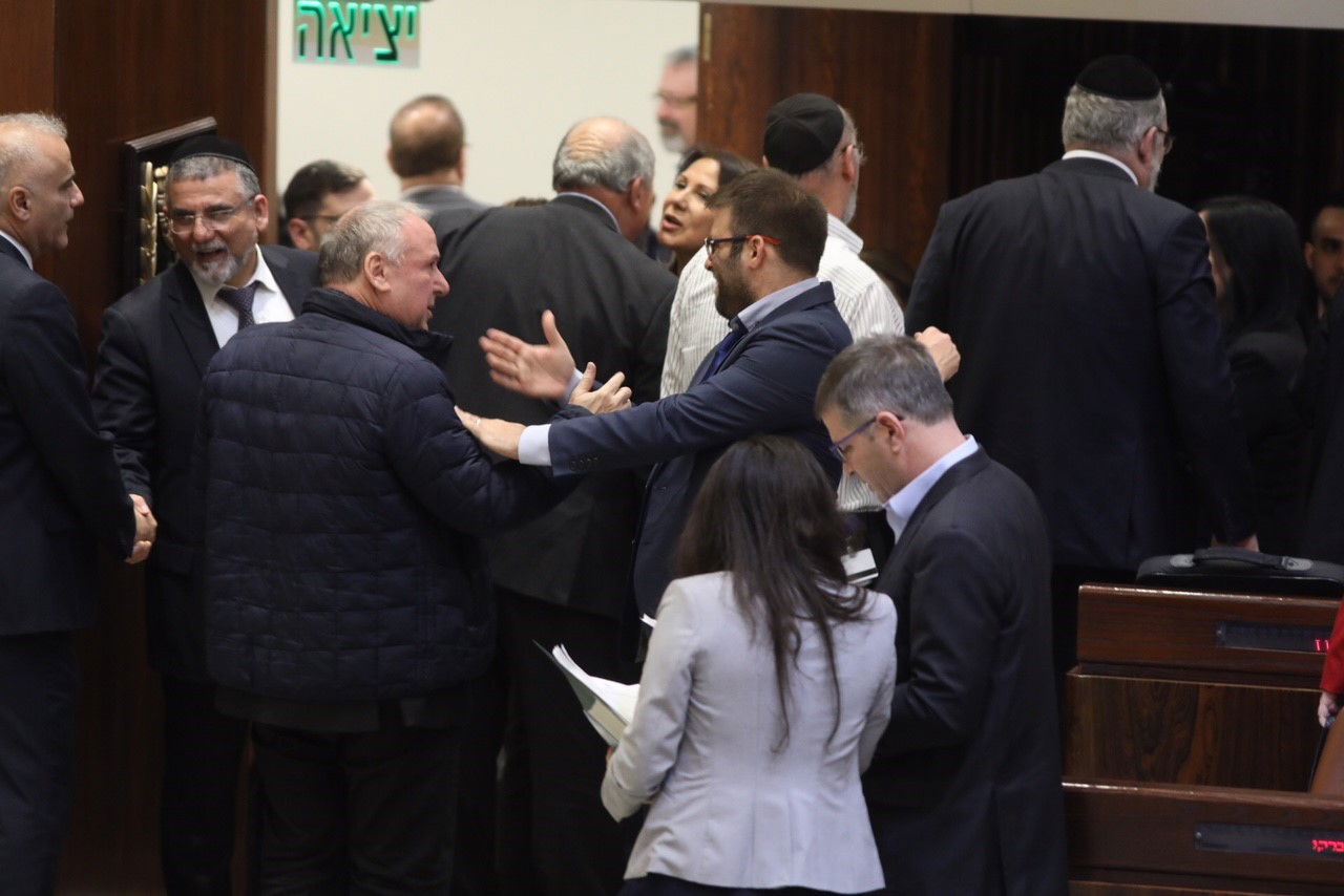 אמסלם לאחר ההצבעה, הלילה