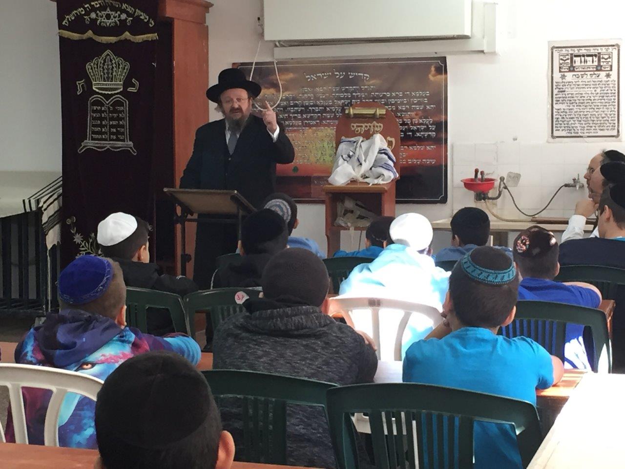 מסירותו של הגראי"ל שטיינמן זצוק"ל לתלמידים