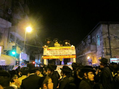 ה'עריק' פנחס פריימן התקבל כ"גיבור" במאה שערים • צפו