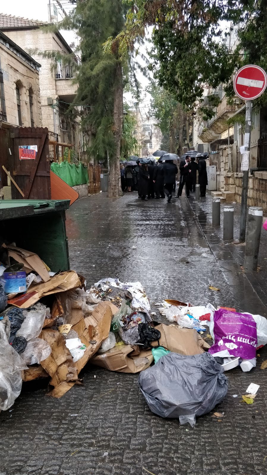 צעיר לא קם משנתו; הפגנה נגד נתיחת גופתו • צפו