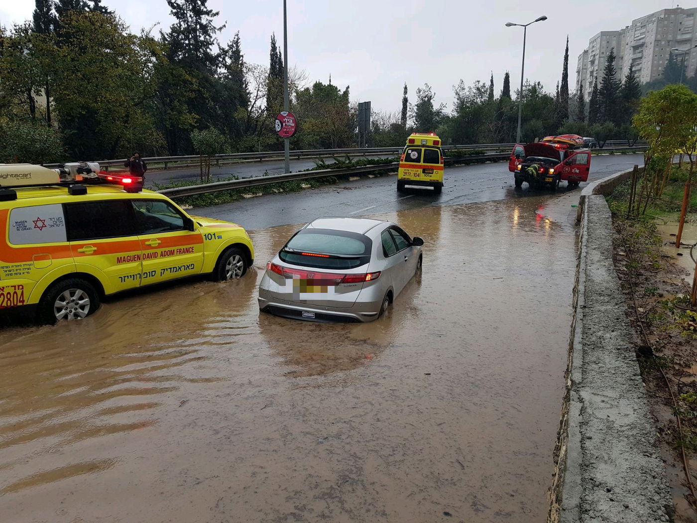 גשמים בכל הארץ; הצפות בחיפה ואשקלון