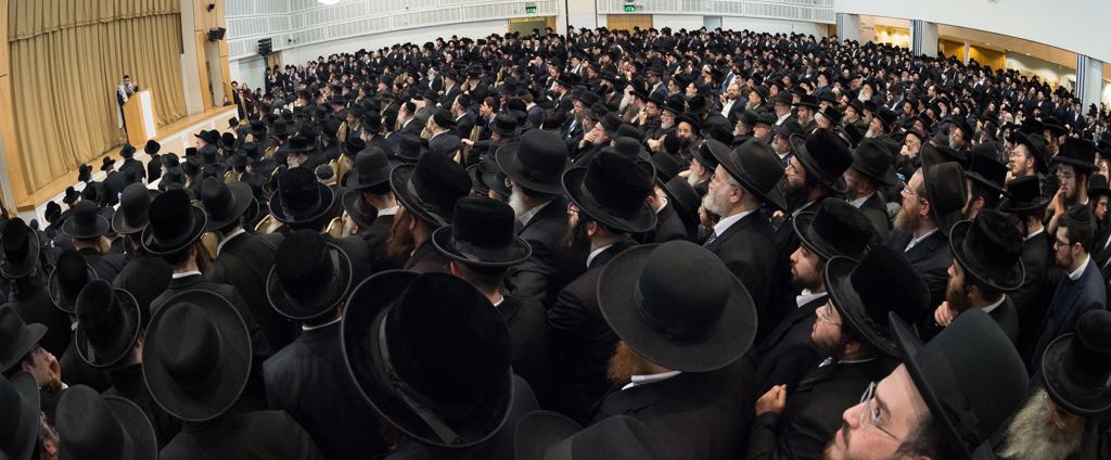 לונדון: אלפים בעצרת מספד למרן הרב שטיינמן זצ"ל