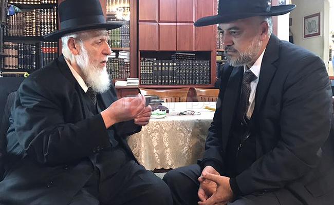 עמרם כנפו אצל נשיא המועצת, היום