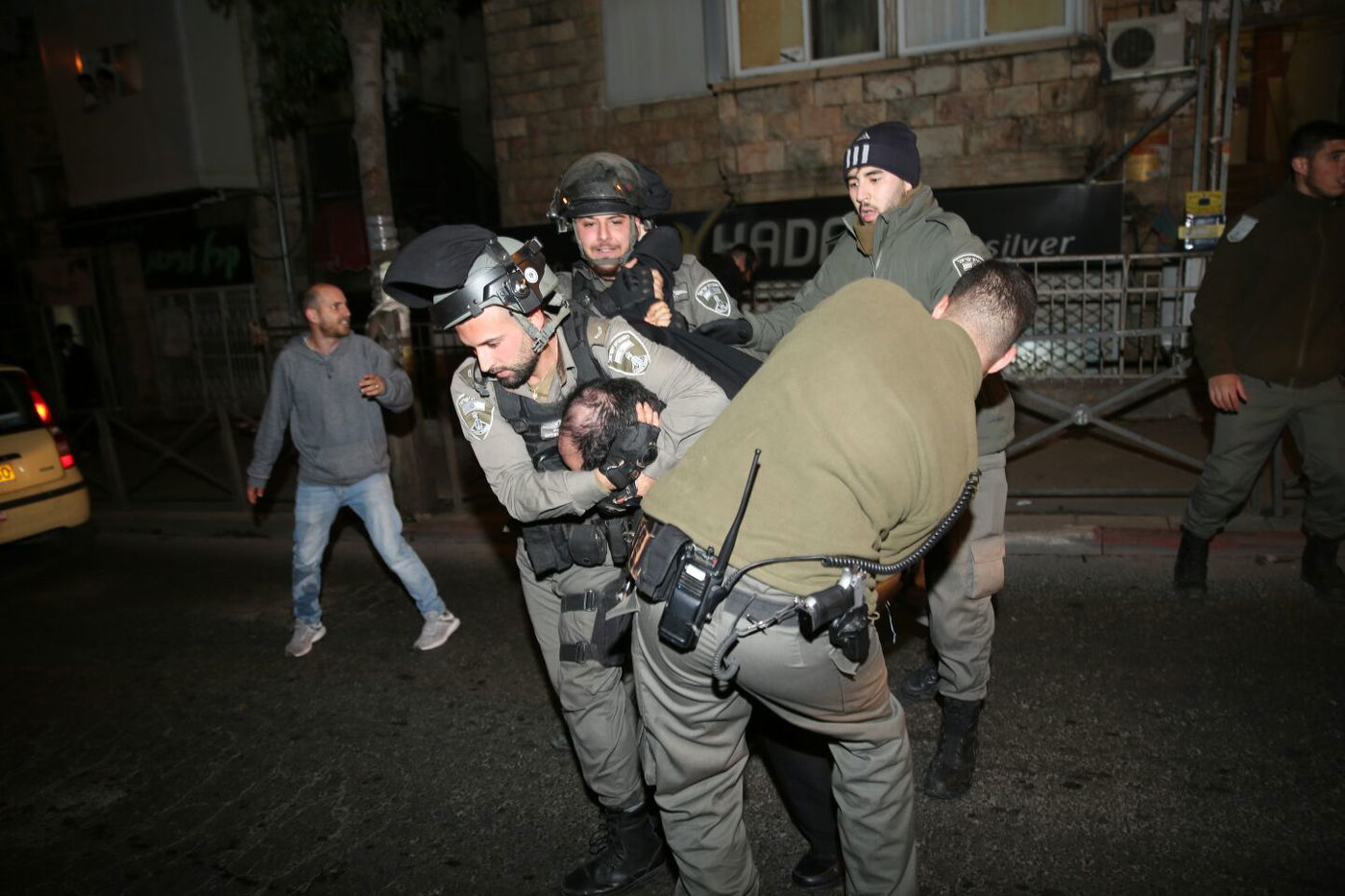 המשטרה: המעצרים בגין תקיפות ואיומים של בעלי עסקים