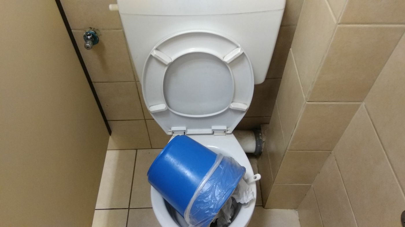 חילול השם • בחורים ערכו ונדליזם בלשכת גיוס בתל השומר