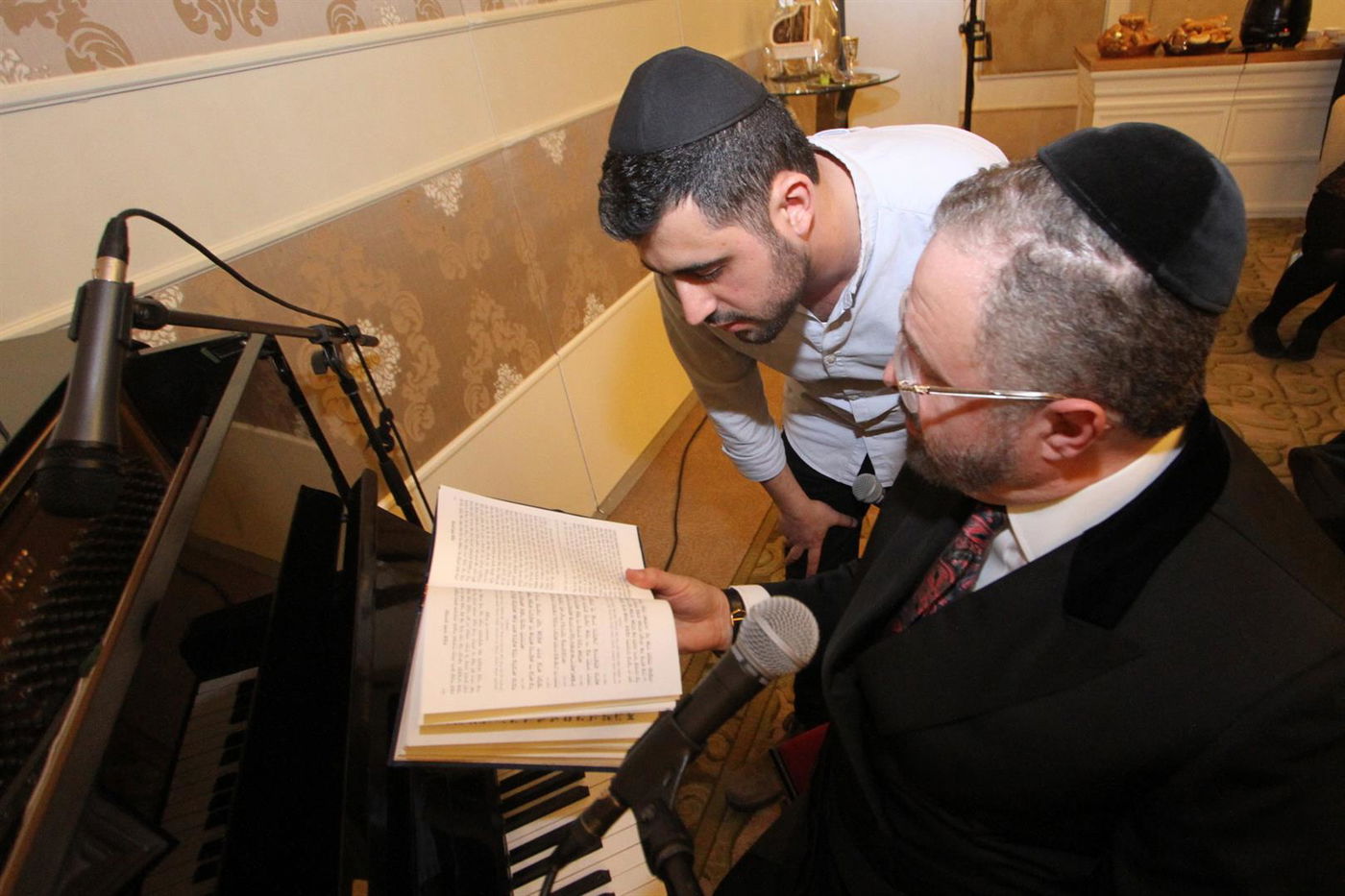 אברימי רוט ויוסי גרין מאלתרים יחד הבדלה