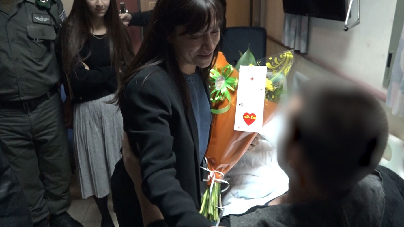 מרגש: הורי הרב הודו ללוחמי הימ"מ שנפצעו בקרב עם רוצחי בנם • צפו