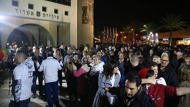 הפגנת החילונים והגוים באשדוד, הערב