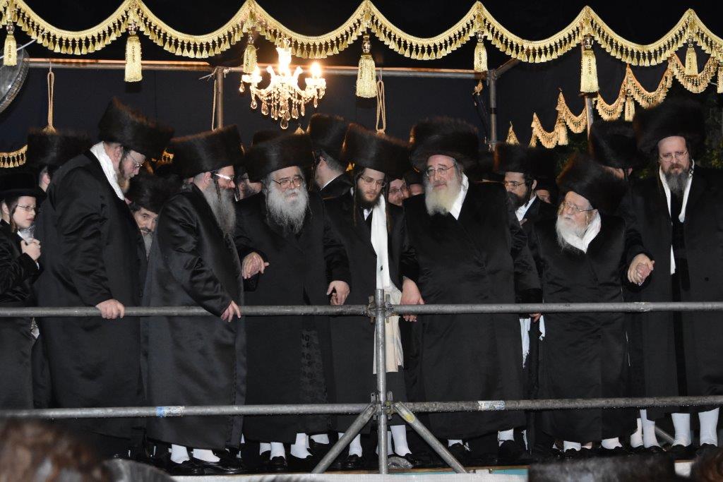 שמחת החתונה בחצרות דארג - ספינקא - קרעטשניף • גלריה