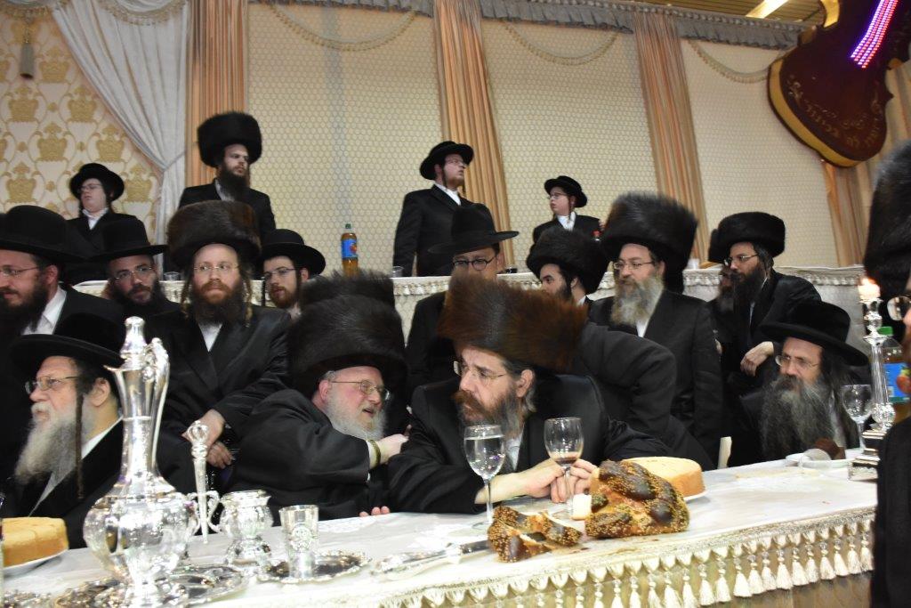 שמחת החתונה בחצרות דארג - ספינקא - קרעטשניף • גלריה