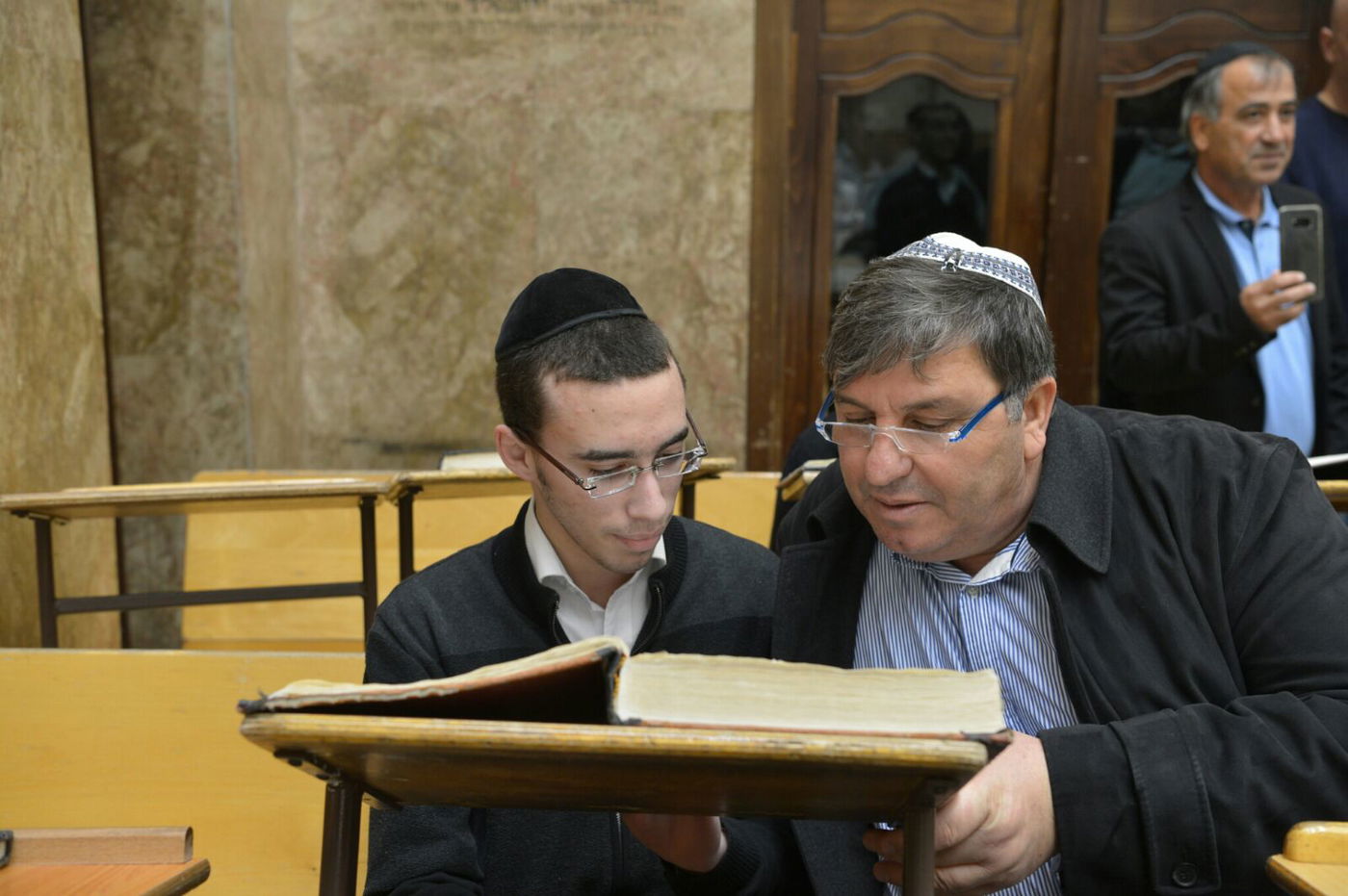 סיור מיוחד של יו"ר קק"ל: להכיר את המגזר החרדי לעומקו