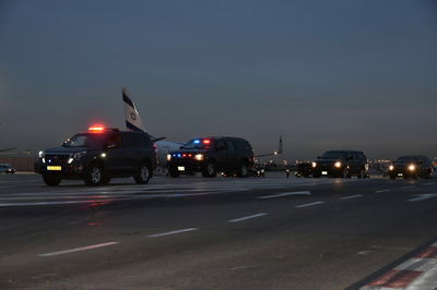 שיירת הרכבים של פנס