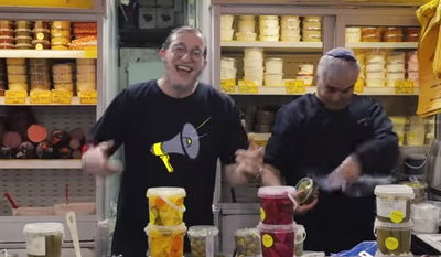 מנדי ג'רופי בסינגל קליפ חדש -  ואתם רוקדים