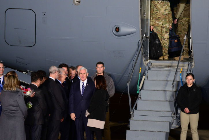 שטיח אדום ושיירה משוריינת • צפו בתיעוד