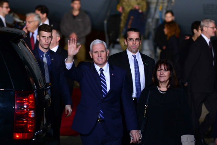 שטיח אדום ושיירה משוריינת • צפו בתיעוד