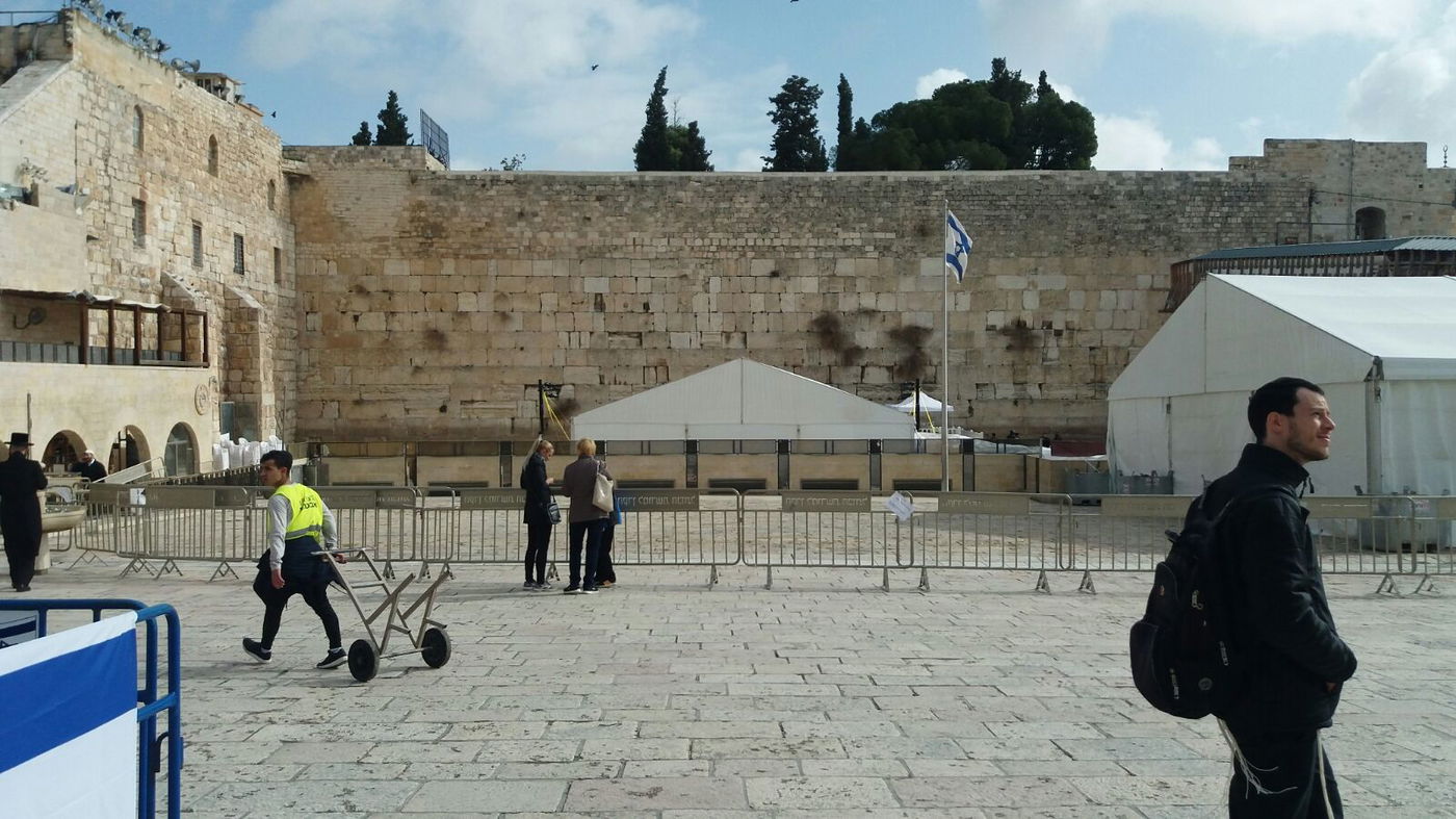 תיעוד: כך נערכו בכותל לבואו של מייק פנס