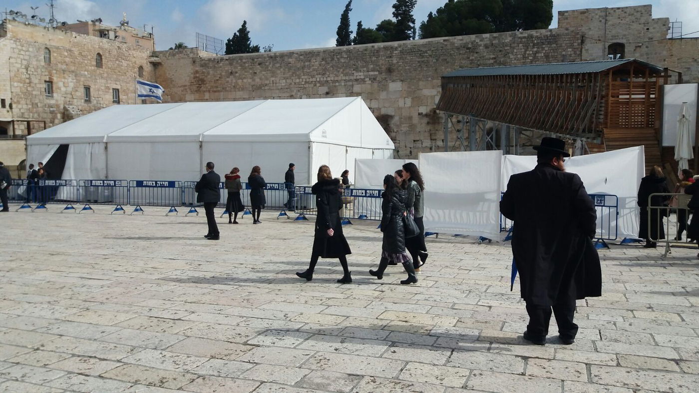 תיעוד: כך נערכו בכותל לבואו של מייק פנס