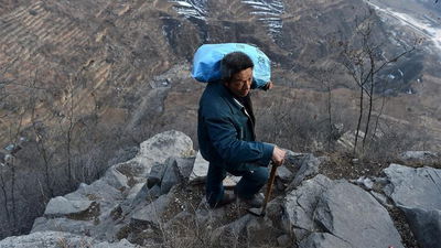 צפו: הדוור עם מסלול החלוקה הקשה בעולם