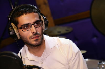 אחיקם בן שלמה בסינגל בכורה - מים רבים