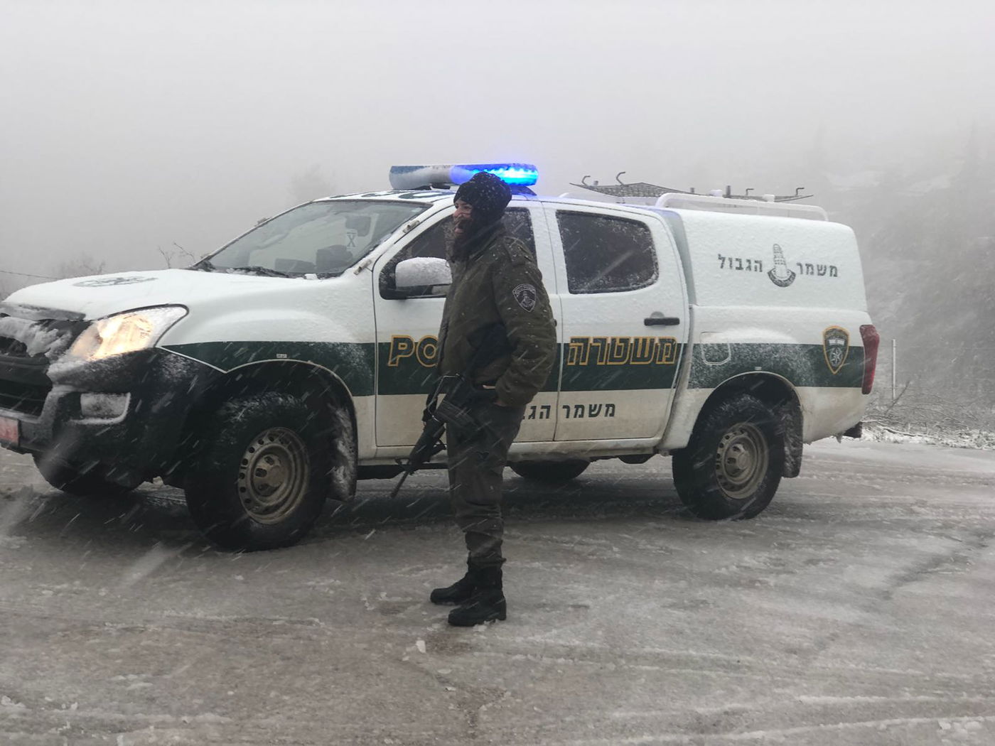 שלג החל ליד צפת: המשטרה סגרה כבישים