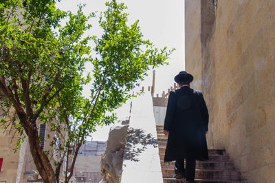 המועצה תשלם לרב. אילוסטרציה