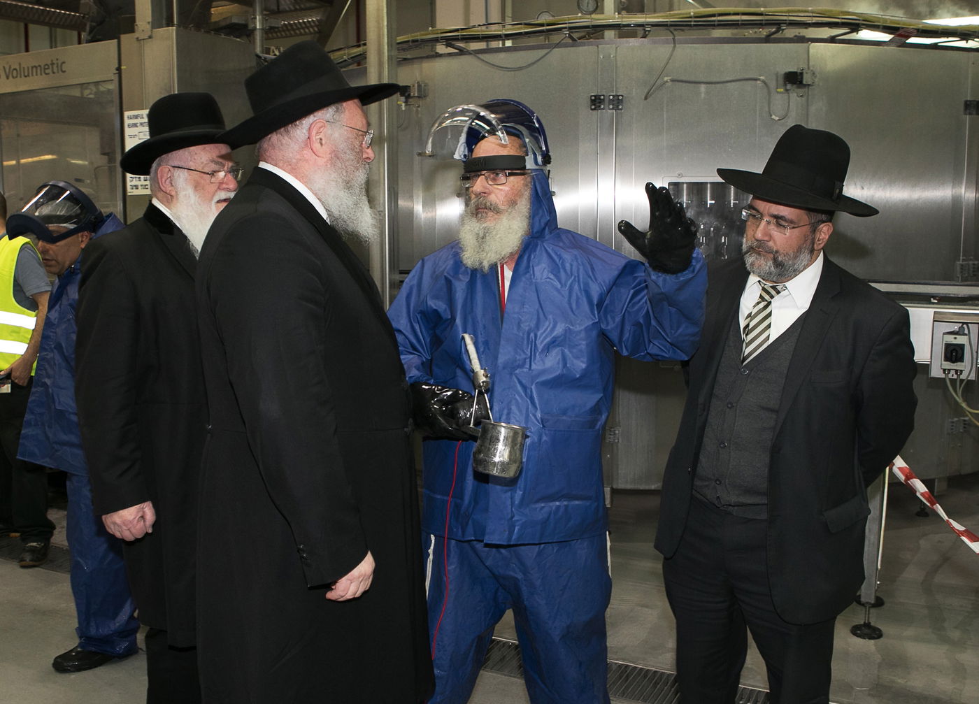 בסיור במפעל.