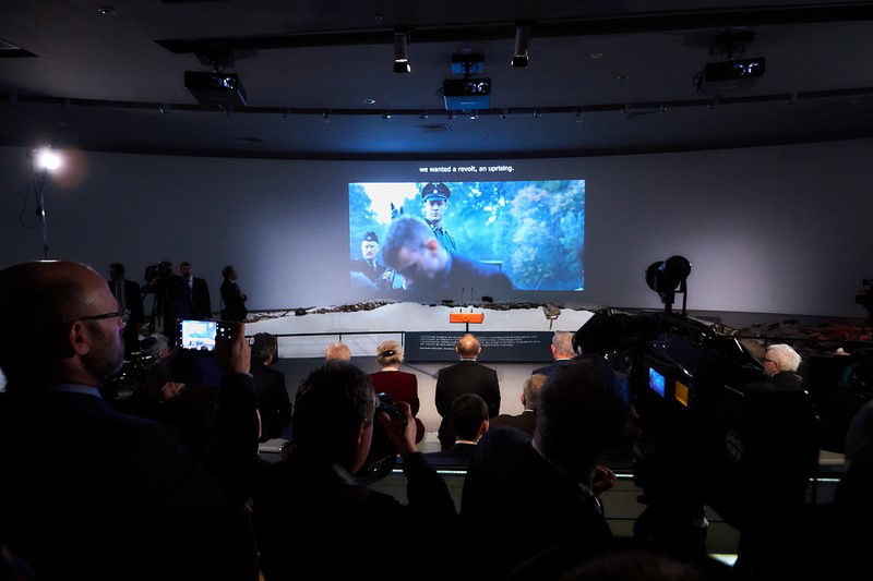 נתניהו ופוטין במוזיאון השואה היהודי •  צפו