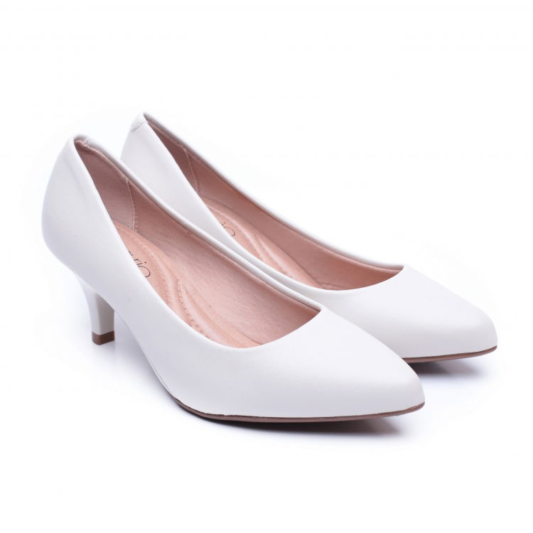 נעל עקב לבנה. WeShoes.