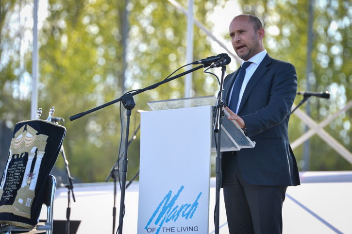 בנט נושא דברים באשוויץ