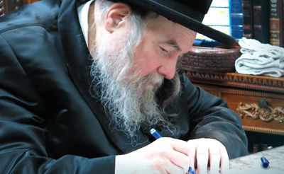 הרבי חותם על הקריאה לחסידים