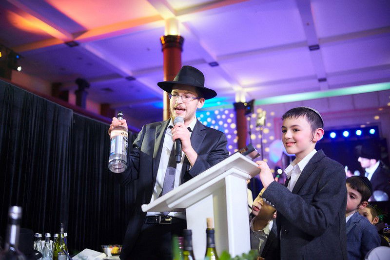 מתנת בר המצווה: "ללמוד איך להתפלל" ברוסית