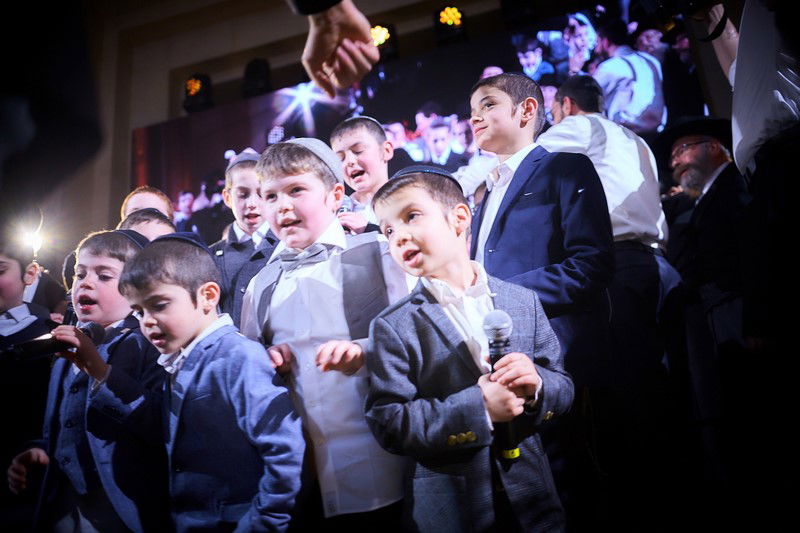 מתנת בר המצווה: "ללמוד איך להתפלל" ברוסית