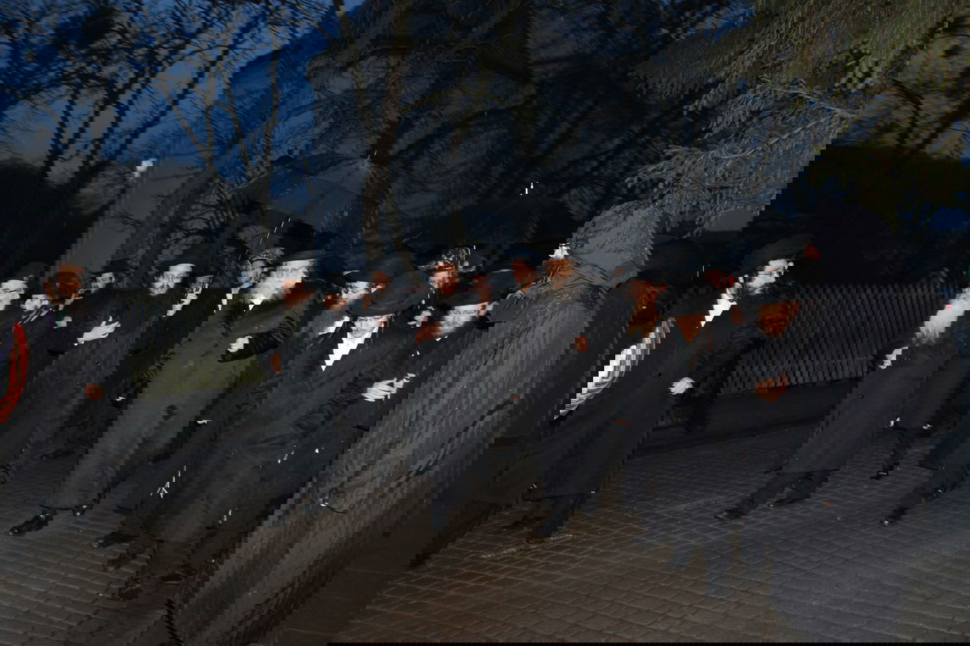 האדמו''ר ממודז'יץ במסע היסטורי בפולין • תיעוד