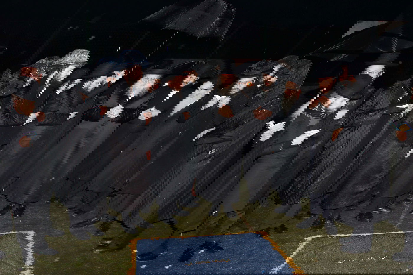 האדמו''ר ממודז'יץ במסע היסטורי בפולין • תיעוד