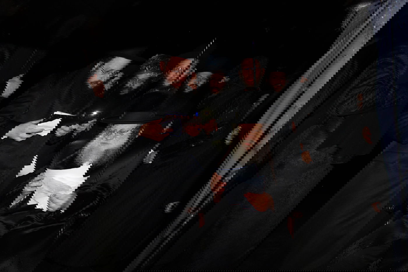 האדמו''ר ממודז'יץ במסע היסטורי בפולין • תיעוד