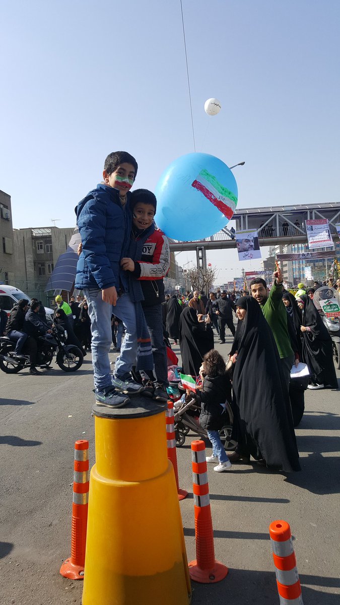 מיליונים צעדו מול "מזימות ארה"ב והציונים"