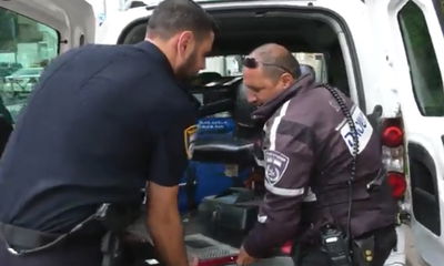 שוטרים השיבו לקשישה את הקלנועית • צפו