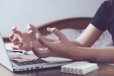 שקלו מילים גם בשעת עצבים