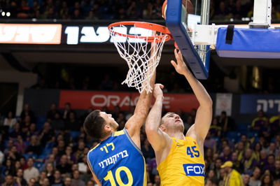 משחק הכדורסל, אמש