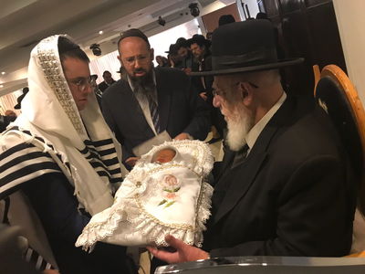 נשיא המועצת כובד בסנדקאות לנכד השר דרעי